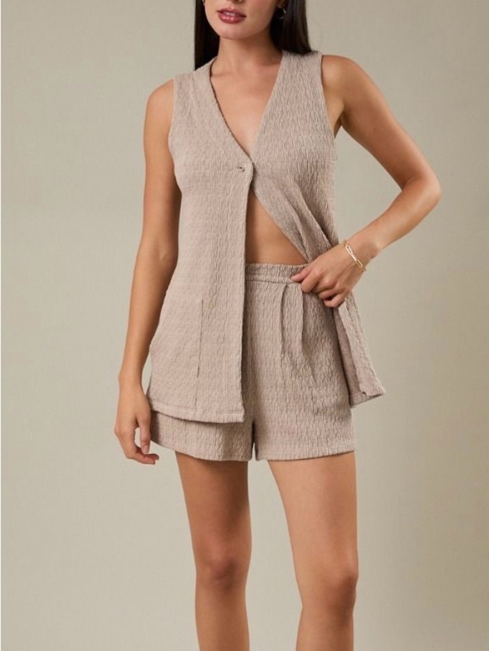 Gilli Taupe High-Waist Textured Shorts